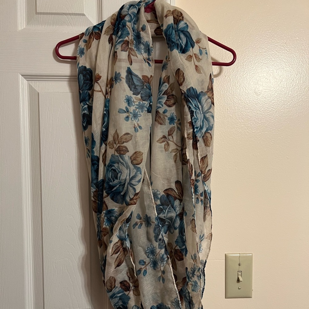 Infinity Scarf new with tags